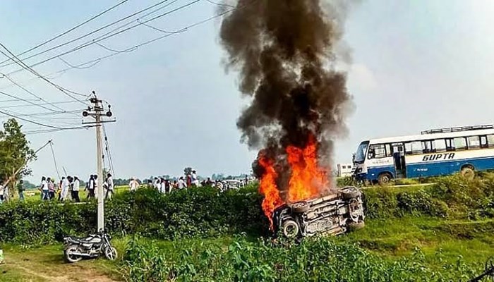 लखीमपुर खीरी कांड: आशीष मिश्रा के जमानत पर नाराज भाकियू कार्यकर्ता, फूंका सीएम योगी आदित्यनाथ का पुतला